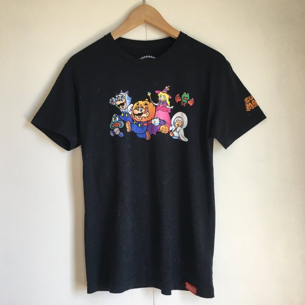 Official Nintendo New York Halloween Super Mario Graphic T-Shirt Small Black